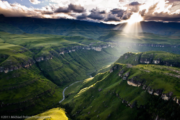 Explore the Drakensberg mountains, Photo credit: Michael Poliza on 500px.com
